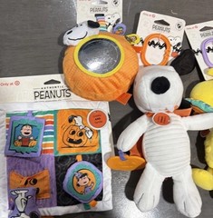 4 Peanuts Halloween Woodstock ,Snoopy And Baby Activity Toy Rattle Pumpkin New