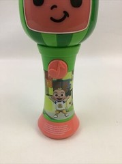 CoComelon Musical Sing Along Microphone Plays Clips of The Thank You Song