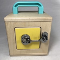 Lovevery Wooden Lock Box Latches The Realist 19-21 Months Montessori Toy Puzzle