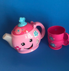 Fisher Price Laugh & Learn Say Please Musical Singing Teapot with 2 cups. WORKS