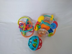 Infantino Baby Developmental Toy Ball Shaker Rattle Sensory Teether Activity Toy