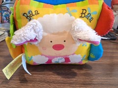 MELISSA & DOUG K’s Kids MUSICAL FARMYARD SOFT CUBE SQUARE PLUSH TOY ANIMAL NOISE