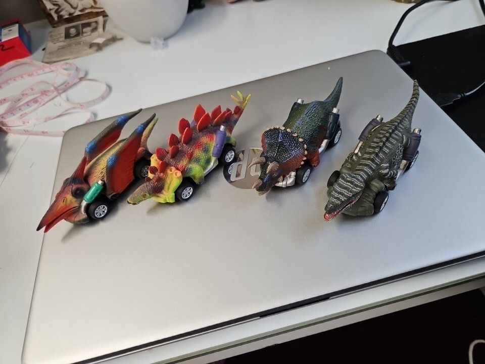 DINOBROS Dinosaur Toy Pull Back Cars 4 Pack Dino Toys for Kids