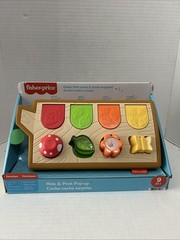 Fisher-Price Baby Toy Hide & Peek Pop-Up Animal-Themed Sensory Activity