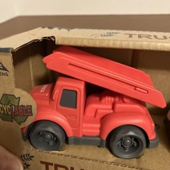Geng Feng Eco-Friendly Bioplastic Recyclable Toy Trucks 2 pack NIB