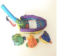 Discovery Toys Float Your Boat Fun Kids’ Fishing Bath Toy with 3 Squirting Fish