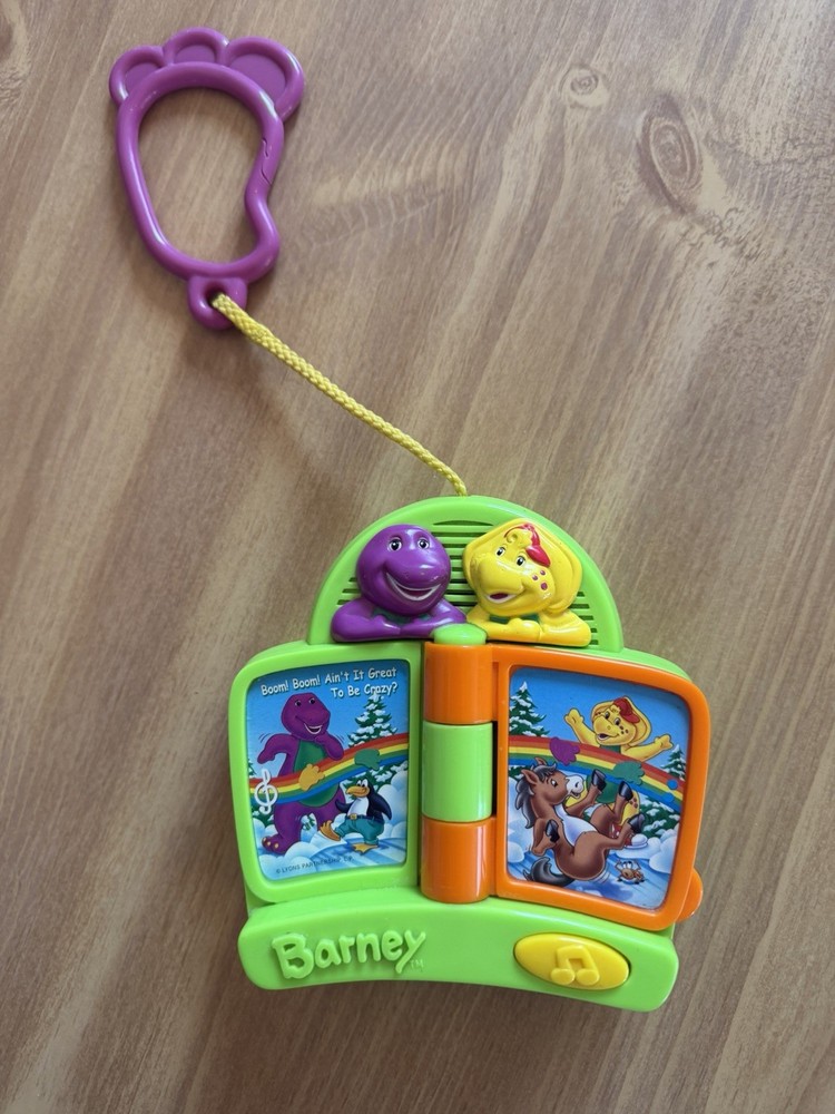 BARNEY & BJ 5″ CLIP ON MUSICAL TALKING BOOK 2002 MATTEL BABY TOY STROLLER CRIB