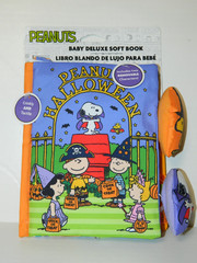 New Peanuts Crinkle Halloween Baby Deluxe Soft Book w/ 2 Removable Characters