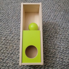 Lovevery Wooden Sliding Top Box & Ball The Thinker Kit 11-12 Months Montessori