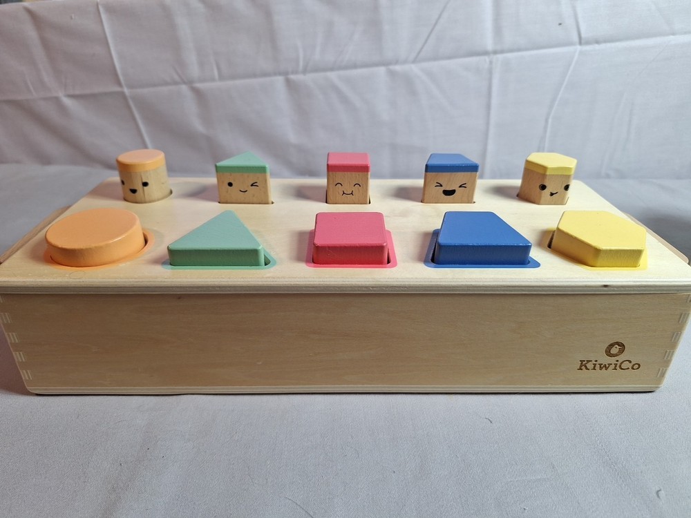 KiwiCo Pop-Up Shape Sorter Puzzle Wooden Blocks Match Colors Shapes Cute Faces