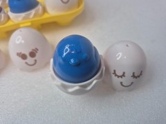 TOMY EGG SHAPE SORTING TOY, HIDE N SQUEAK, 1993 VINTAGE CUTE EGG TOYS MONTESSORI