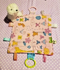 BABY CRINKLE SQUARE – SENSORY TAGS & TEETHERS + FREE TOY- NEW – HOME SEWN – READ