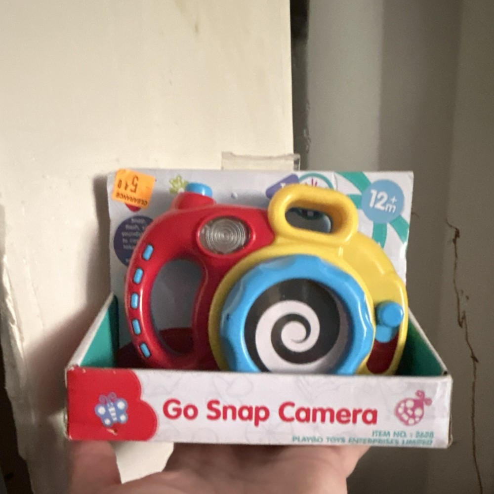 PlayGo Go Snap Camera Activity Toy Red Yellow Blue 12m+ Hand-Eye Coordination