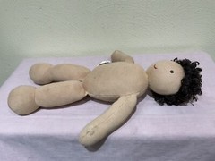 LOVEVERY MONTESSORI PLUSH GENDER NEUTRAL LITTLE QUINN 12.5 IN., ORGANIC COTTON