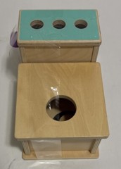 LOVEVERY WOOD PEG DROP BOX FROM THE THINKER PLAY KIT, 11-12 MONTHS, COMPLETE