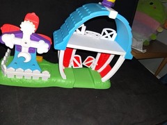 CoComelon Musical Barn Toy