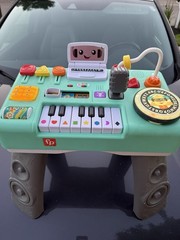 Fisher-Price Laugh & Learn Mix & Learn DJ Table, Musical Learning Toy for Baby