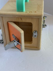Lovevery Wooden Lockbox Toddler Toy Montessori Fine Mtr Skills Learning Activity