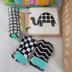 Lovevery The Looker Play Kit Complete Original Newborn Infant 0-2 Months In Box