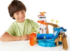 Hot Wheels Toy Car Track Set, Color Shifters Sharkport Showdown with 1 Color Shi