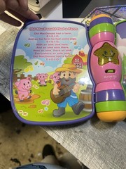 VTech Musical Rhymes Lights Up and Has Music Used/ Battery Included Works