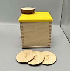 Lovevery Development Wooden Coin Bank Drop Box With 5 Coins & 3 Numbered 13-15mo