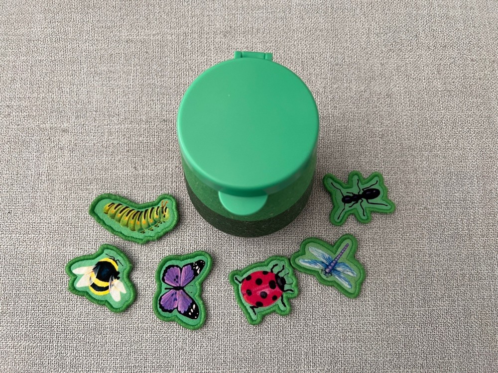 Lovevery Fuzzy Bugs Shrub The Adventurer Play Kit Montessori 6 Insects & Tree