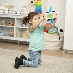 Melissa & Doug Wooden Airplane Play Set with 4 Play Figures and 4 Suitcases