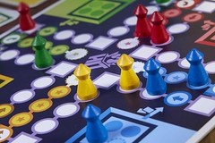 Ravensburger HIT Board Game (22456) for ages 8 and up. [Tabletop Game