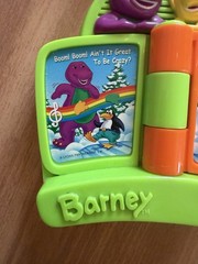 BARNEY & BJ 5″ CLIP ON MUSICAL TALKING BOOK 2002 MATTEL BABY TOY STROLLER CRIB