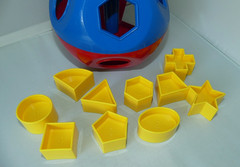 Tupperware Sorting Ball Shape O Toy Puzzle Kids Toddler Development Complete Set