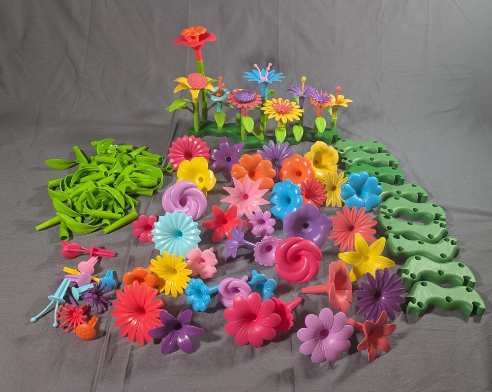 Greentoys Garden Play Set for Kids Flower Stacking Toys Build A Garden -100+ Pcs