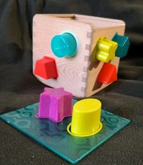 Wooden Shape Sorter Cube, 9 Colorful Shapes, Educational Wooden Toy for Toddlers