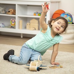 Melissa & Doug Wooden Airplane Play Set with 4 Play Figures and 4 Suitcases