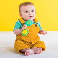Bright Starts Rattle and Shake Barbell Toy – Pretty in Pink, Ages 3 Months +
