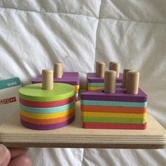 Chuckle & Roar Montessori Sort & Stack- Touch & Learn Puzzle Pegs &Shapes 3 & Up