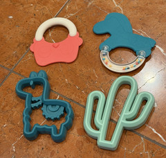 LA SOFIE FAT BRAIN HUDSON ITZY RITZY INFANTINO SASSY NUBY TEETHER RATTLE LOT 20