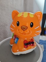 VTech CATCH ME KITTY – Develops Motor Skills and Teaches Numbers & Shapes