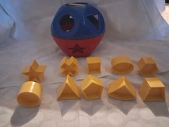 VintagevTupperware Red &blue Sorting Ball And 10 Yellow Shape Pieces