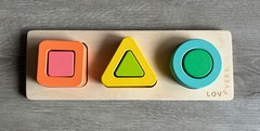 Lovevery The Realist Play Kit Geo Shapes Wood Puzzle Montessori (19-21 Mos) READ