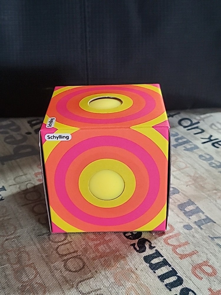 NeeDoh Nice Cube, Satisfying Square Shaped Sensory Toy Color Change