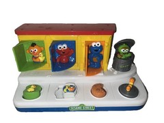 2004 Sesame Street Pop Up Toy Mattel Elmo Cookie Monster Oscar Tested Works!