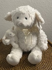 NWT Baby GUND Animated Lamb Sings Nursery Rhymes To The Baby Lamb White 320629