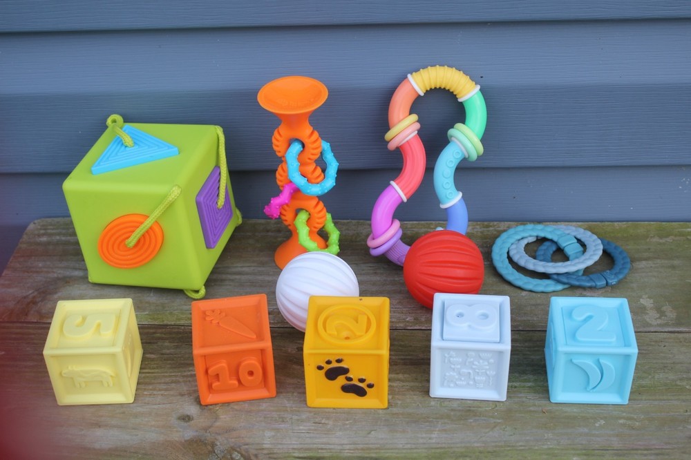 Fat Brain Toys Oombee Squigzee Blocks Rubber Baby Toys Toddler Balls Sensory Lot