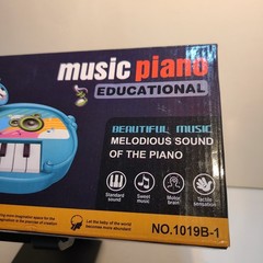 Educational Music Battery Operated 22 Key Piano to Cultivate Children’s Talents.
