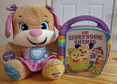 Fisher-Price Laugh & Learn Smart Stages Puppy & STORYBOOK RHYMES Sings Lights