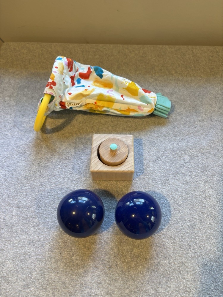 Lovevery Opposite Balls, Sensory Pouch, Pincer Puzzle Thinker Play Kit 11-12 Mo