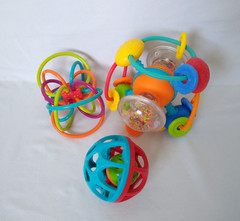 Infantino Baby Developmental Toy Ball Shaker Rattle Sensory Teether Activity Toy