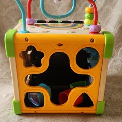 LeapFrog Activity Cube Multicolor Shape Sorter Gears Music Bead Maze
