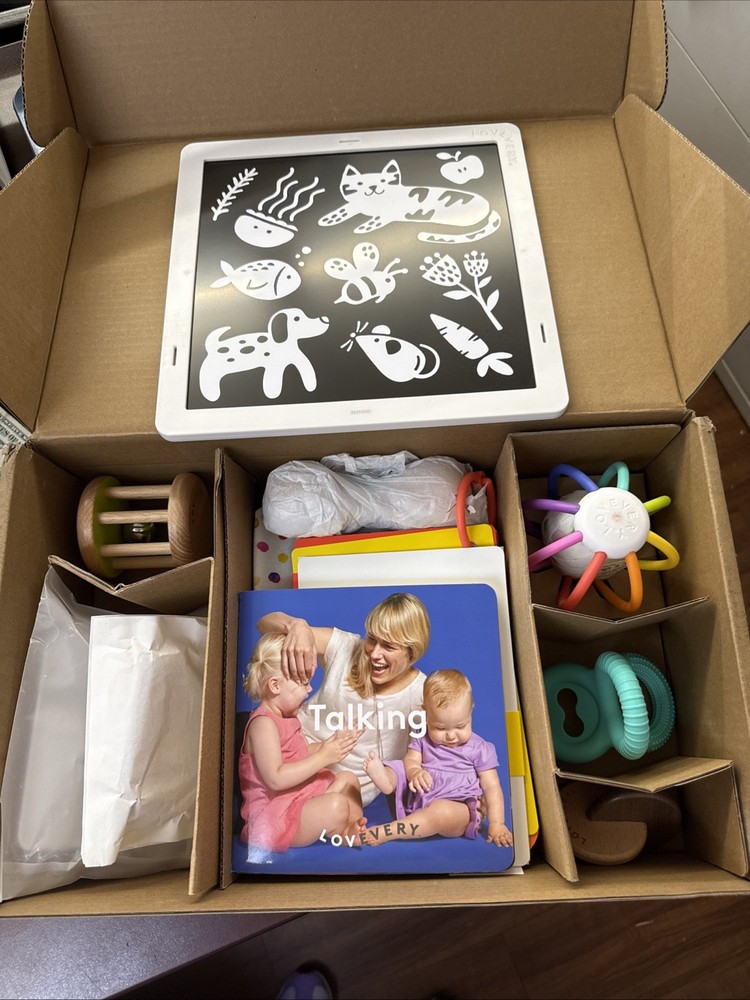LOVEVERY The Charmer Play Kit 3-4 Months Developmental Toy Montessori